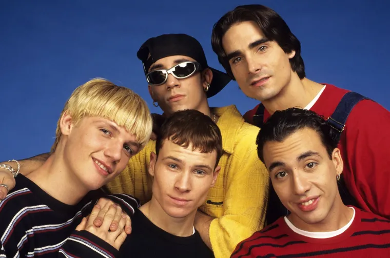 6. Backstreet Boys: Nekoliko godina nakon New Kids On The Block, stigli su oni. Trajali su nešto duže od prethodno spomenutih i iznjedrili niz hitova. Fan klubove imali su diljem svijeta pa i u našoj zemlji. Mlađi nešto stariji klincu tih 1990-ih pjevušili su hitove poput &quot;Quit Playing Games&quot;, &quot;Get down&quot;, &quot;I Want It That Way&quot;...