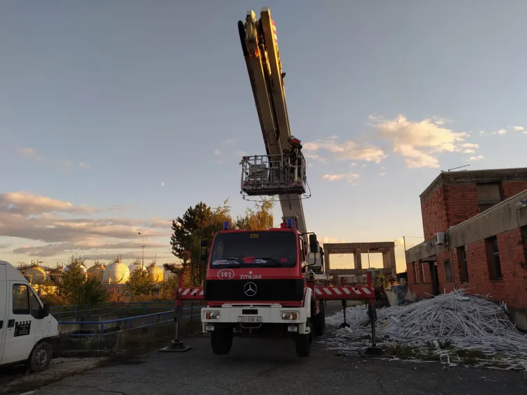 Spa&scaron;ena je lisica iz bazena s otpadnim uljem: 'Bila je izmučena i natopljena. Spa&scaron;ena je u zadnji tren'