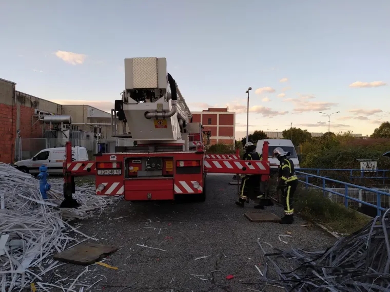 Spa&scaron;ena je lisica iz bazena s otpadnim uljem: 'Bila je izmučena i natopljena. Spa&scaron;ena je u zadnji tren'