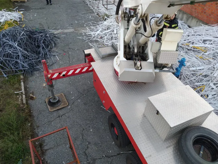 Spa&scaron;ena je lisica iz bazena s otpadnim uljem: 'Bila je izmučena i natopljena. Spa&scaron;ena je u zadnji tren'