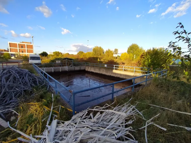 Spa&scaron;ena je lisica iz bazena s otpadnim uljem: 'Bila je izmučena i natopljena. Spa&scaron;ena je u zadnji tren'