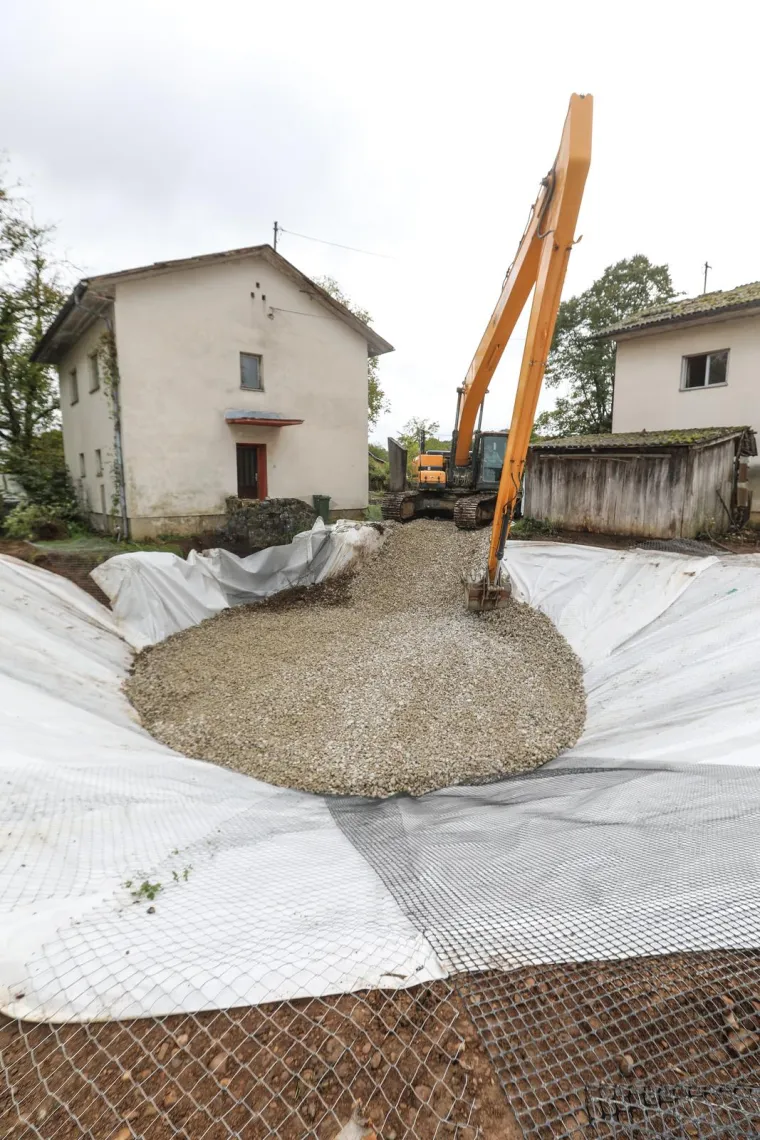 Na Banovini je počela sanacija vrtača: Radovi će trajati 30-tak dana, a ko&scaron;tat će 350 tisuća kuna