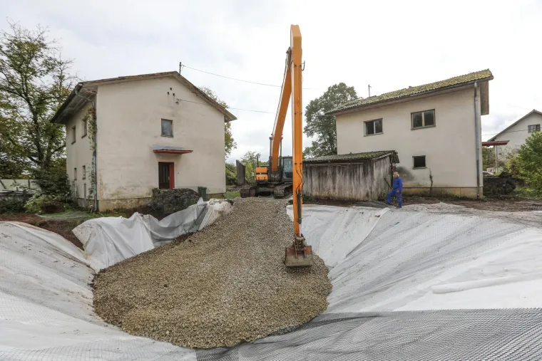 Na Banovini je počela sanacija vrtača: Radovi će trajati 30-tak dana, a ko&scaron;tat će 350 tisuća kuna