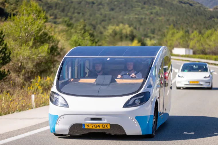 Nizozemski studenti zavr&scaron;ili su putovanje od 3000 km u kombiju na solarni pogon koji su sami napravili