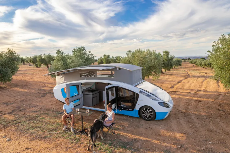 Nizozemski studenti zavr&scaron;ili su putovanje od 3000 km u kombiju na solarni pogon koji su sami napravili