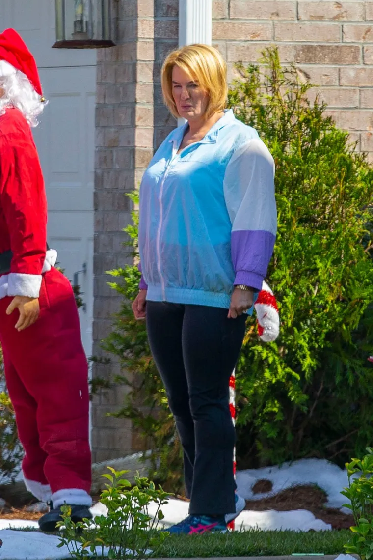 Kladimo se da ne znate koja je holivudska diva na fotkama: Svi je pamte kao seksepilnu slatkicu, a pogledajte ju sad!