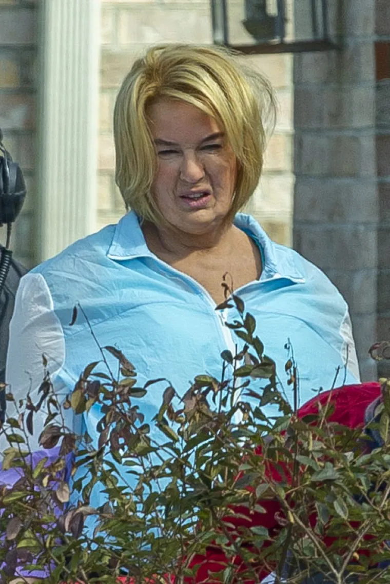 &ndash; Prijatelji kažu da izgledam smireno. Zdrava sam &ndash; obja&scaron;njava Renee, dodav&scaron;i da je dugo godina radila krive izbore kako skriti iscrpljenost te je konačno počela voditi brigu o samoj sebi.

