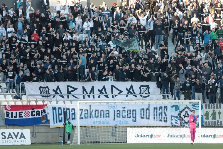 Armada se prisjetila Blage Zadre, razvili transparent u njegovu čast: 'Heroji nisu umrli. To je samo zabluda...'