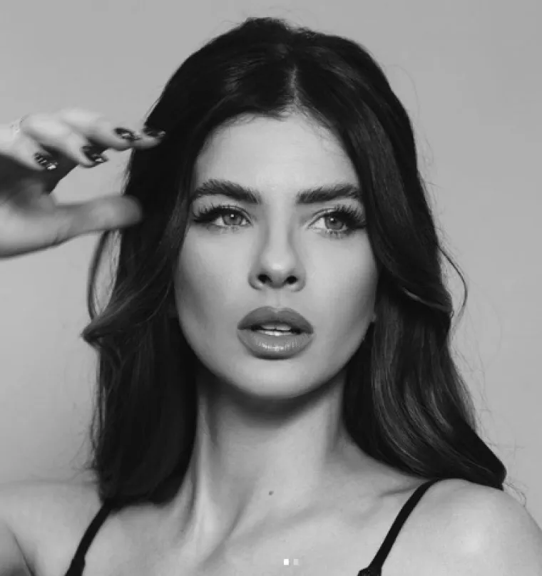 Ovo je djevojka koja je razorila najpoznatiji nogometni brak na svijetu?