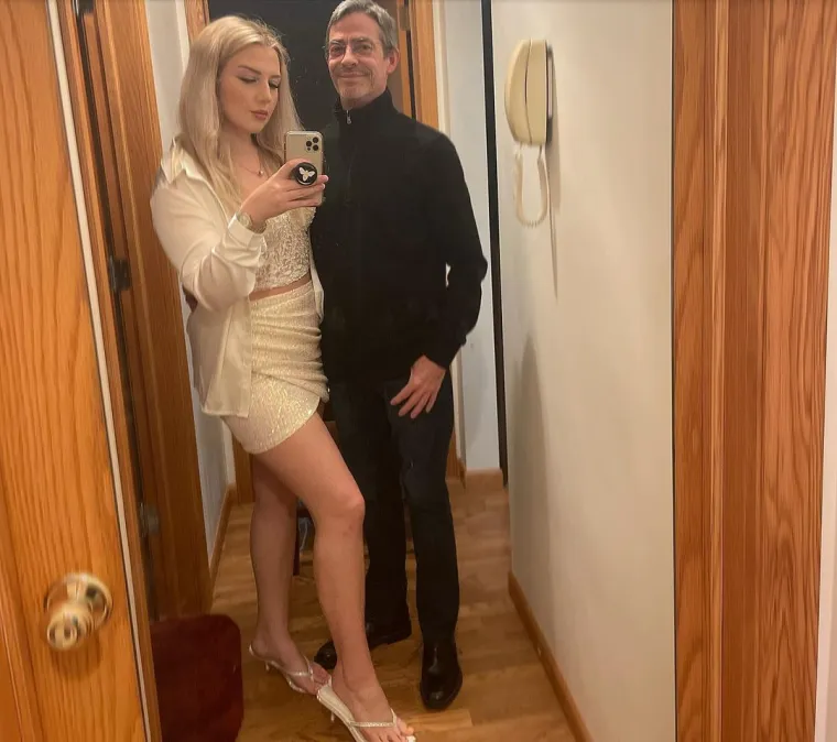 Sada su već tri godine zajedno, Nicole ga na sva usta hvali, a na spomenutoj društvenoj mreži rado prikazuje i čime je sve obasipa.
