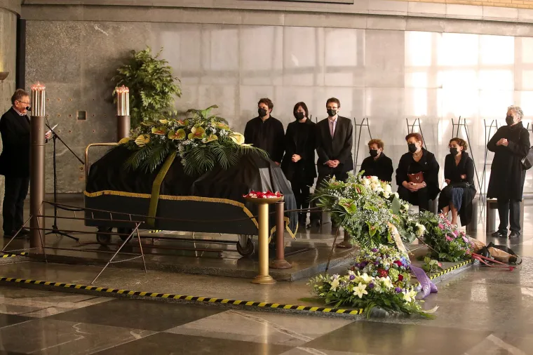 Od Ive Štivičića oprostili se Rade Šerbedžija, Ksenija Marinković, Vesna Pusić, Škare Ožbolt i brojni drugi