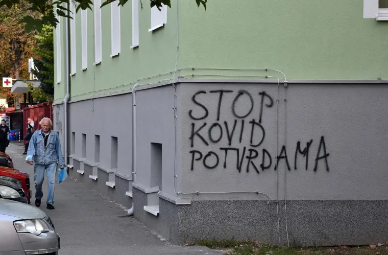 Vandali po&scaron;arali bolnicu, poslali poruku Stožeru: 'Stop kovid potvrdama'