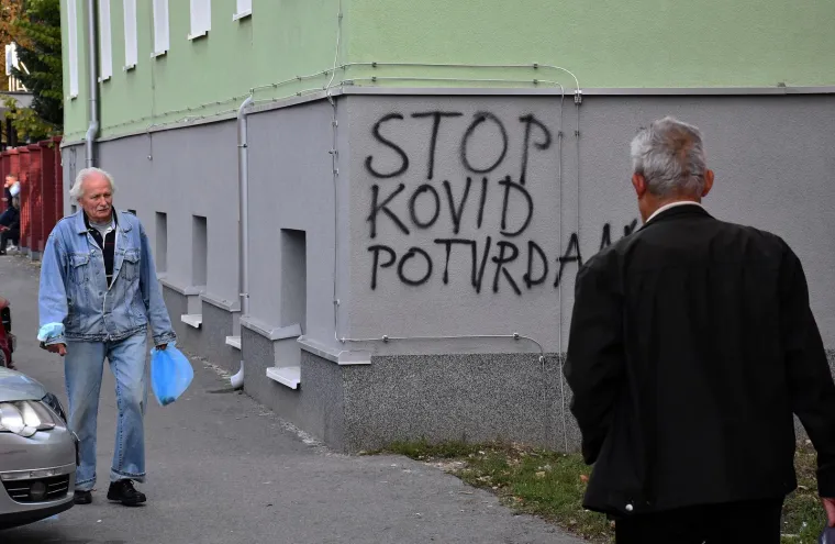 Vandali po&scaron;arali bolnicu, poslali poruku Stožeru: 'Stop kovid potvrdama'