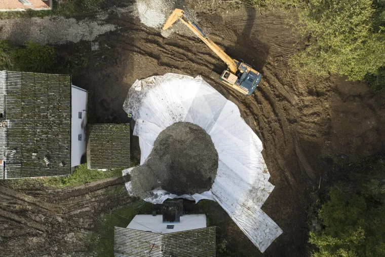 U Mečenčanima započela sanacija rupa koje su nastale nakon potresa: Pogledajte kako to izgleda iz zraka