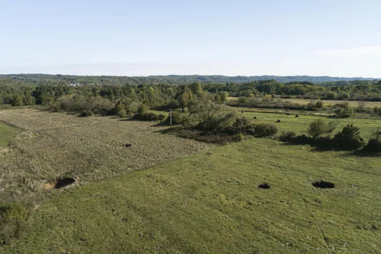 U Mečenčanima započela sanacija rupa koje su nastale nakon potresa: Pogledajte kako to izgleda iz zraka