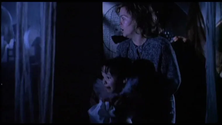 6. Noć vještica 4: Povratak Michaela Myersa (1988.): Probuđen iz kome, Myers se ponovno pojavljuje sa željom za ubijanjem. Ono što u filmu nedostaje je Jamie Lee Curtis kao Laurie Strode. 