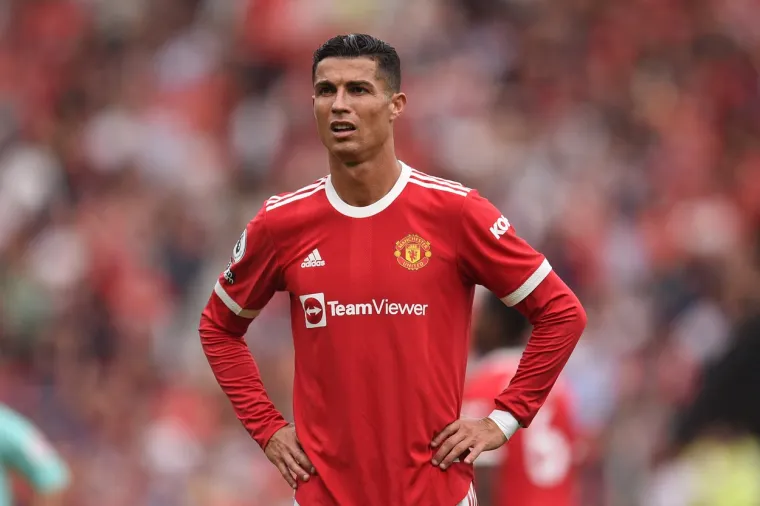 4. Cristiano Ronaldo, zarada 105 milijuna dolara: Ima hrpu sponzora što pokriva manju plaću koju je prihvatio u Juventusu.