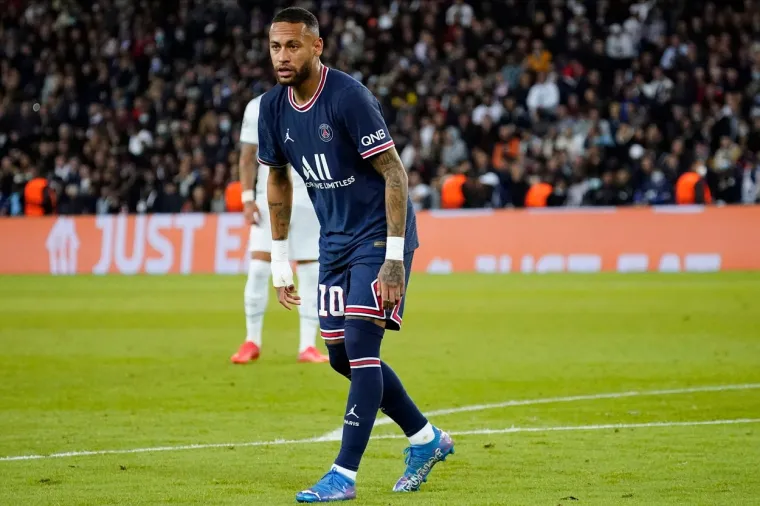 7. Neymar JR., zarada 97 milijuna dolara: Igrač Paris Saint-Germaina može se pohvaliti najunosnijim ugovorom u nogometu. Tijekom pet godina, isplatit će mu 350 milijuna dolara.