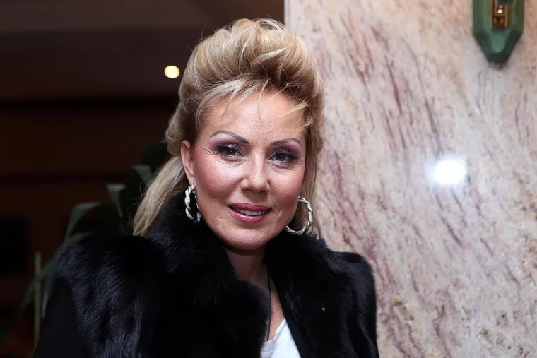 Lepa Brena