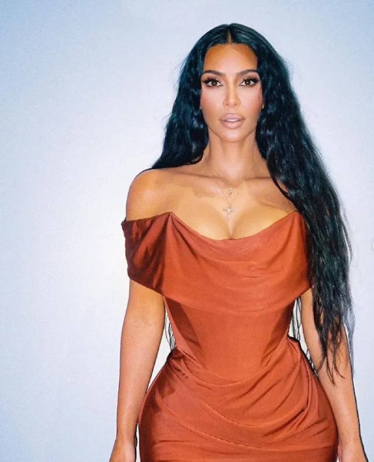 Ne pije niti se drogira. Jedino za čime žali je pjesma &quot;Jam&quot; koju je izdala. Jednostavno joj se ne sviđa. 