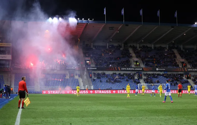 Dinamo dobio još jednu lošu vijest, u Maksimirsku 128 stigla 'čestitka' od Uefe, piromanska fešta navijača stigla na naplatu