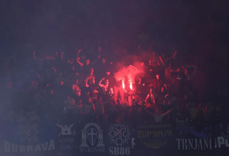Dinamo dobio još jednu lošu vijest, u Maksimirsku 128 stigla 'čestitka' od Uefe, piromanska fešta navijača stigla na naplatu