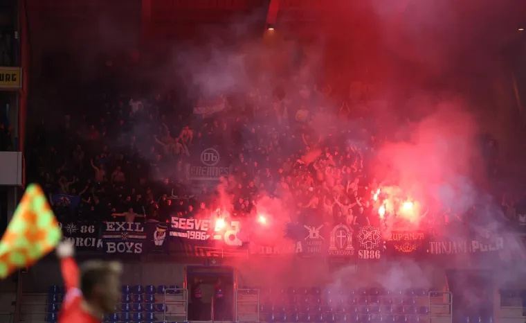 Dinamo dobio još jednu lošu vijest, u Maksimirsku 128 stigla 'čestitka' od Uefe, piromanska fešta navijača stigla na naplatu