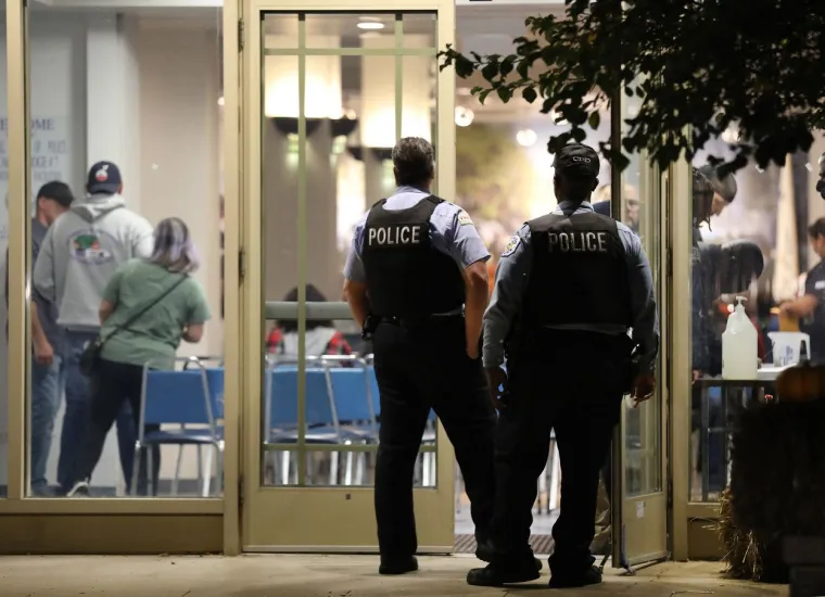 Tragedija se dogodila na snimanju popularnog reality showa &quot;Policija&quot; 2014. godine, kada je audio tehničara Brycea Diona (38) slučajno ubila policija dok je s ekipom pokušavao snimiti pljačku i pucnjavu u Omahi, u saveznoj državi Nebraska. Prema Los Angeles Timesu, policajci su počeli pucati na osumnjičenika, za kojeg su mislili da puca na njih, a pri tome su ubili i Diona. Kada je policija kasnije pregledala oružje osumnjičenog, ustanovili su da se radi o zračnoj pušci.