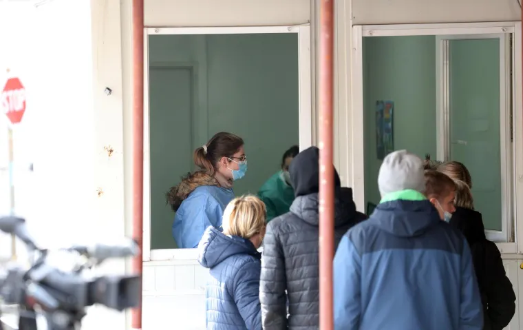 Ogromni redovi ispred Vinogradske za testiranje: 'Čeka se u redu duže od dva sata'