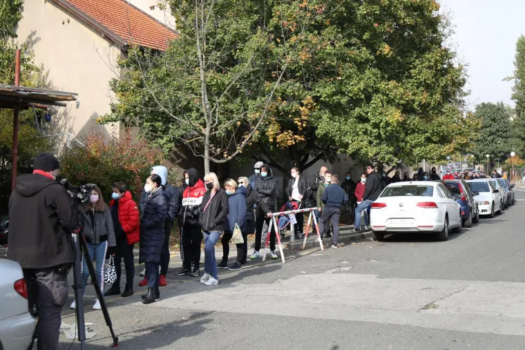 Ogromni redovi ispred Vinogradske za testiranje: 'Čeka se u redu duže od dva sata'