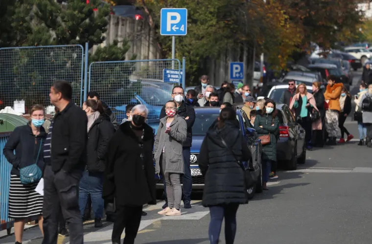 Ogromni redovi ispred Vinogradske za testiranje: 'Čeka se u redu duže od dva sata'