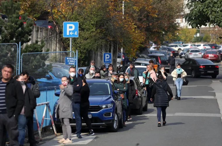 Ogromni redovi ispred Vinogradske za testiranje: 'Čeka se u redu duže od dva sata'