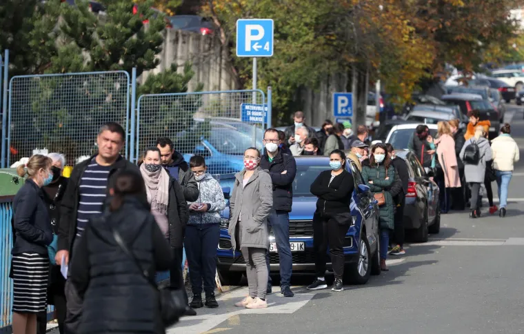 Ogromni redovi ispred Vinogradske za testiranje: 'Čeka se u redu duže od dva sata'