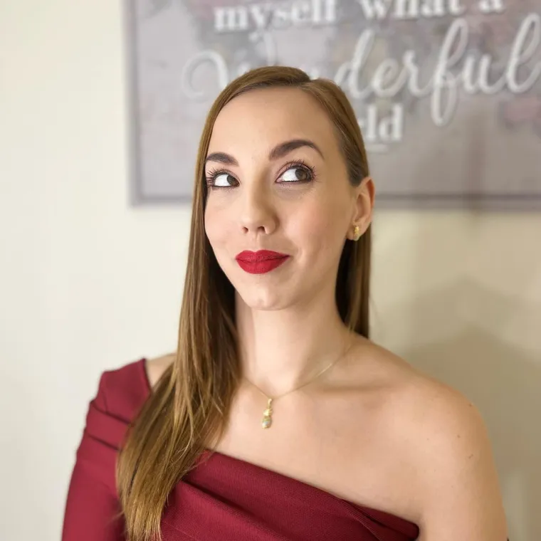 Najprije otprati djecu u školu, a zatim se ode seksati s kim ju je volja! Zna li suprug? On je taj koji je i nagovara