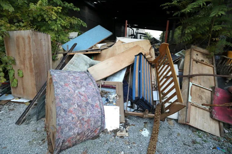 Odlukom Državnog inspektorata glomazni otpad Zagreba ne smije vi&scaron;e voziti na odlagali&scaron;te u Sisak, ali ni na Jaku&scaron;evac