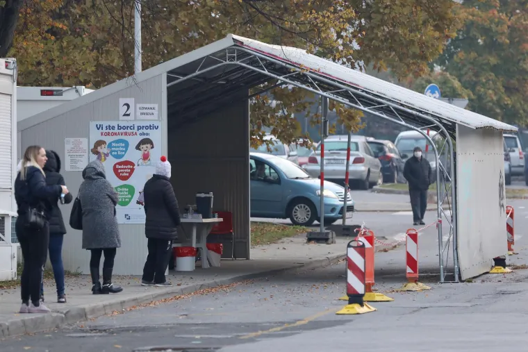 Redovi za testiranje na covid-19 u zagrebačkim Domovima zdravlja