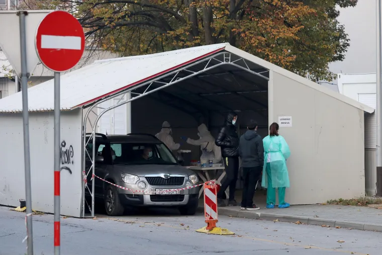 Redovi za testiranje na covid-19 u zagrebačkim Domovima zdravlja