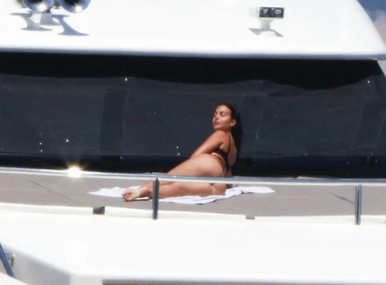 Ronaldo se ne želi oženiti Georginom, a ne želi ni otkriti ni tko mu je rodio troje djece