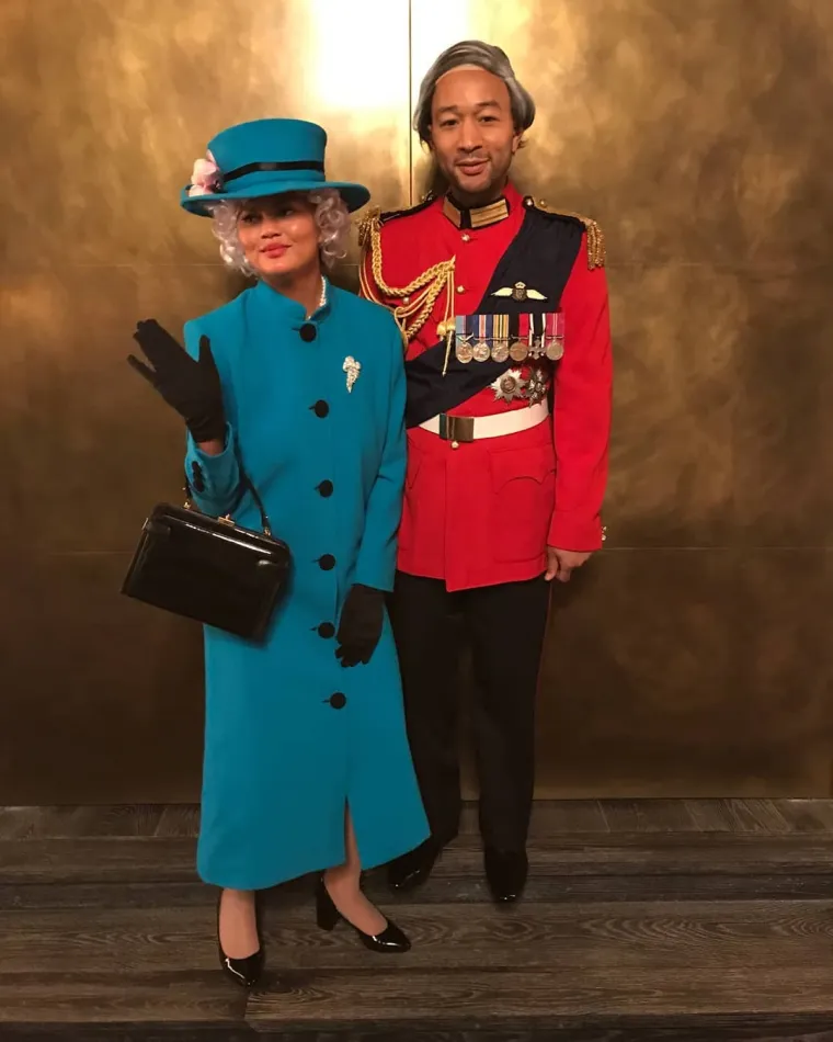 Chrissy Teigen i John Legend kao kraljica Elizabeta II. i princ Filip