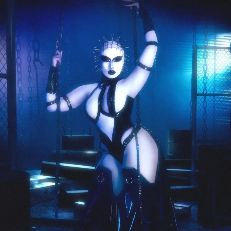 Megan Thee Stallion kao Pinhead iz "Hellraisera"