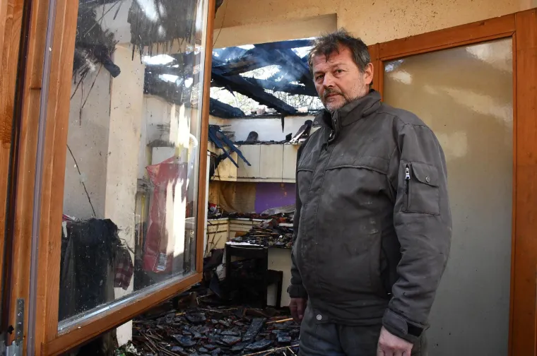 Osmeročlana obitelj u požaru je izgubila sve: Roditelji i &scaron;estero djece ostali su bez krova nad glavom