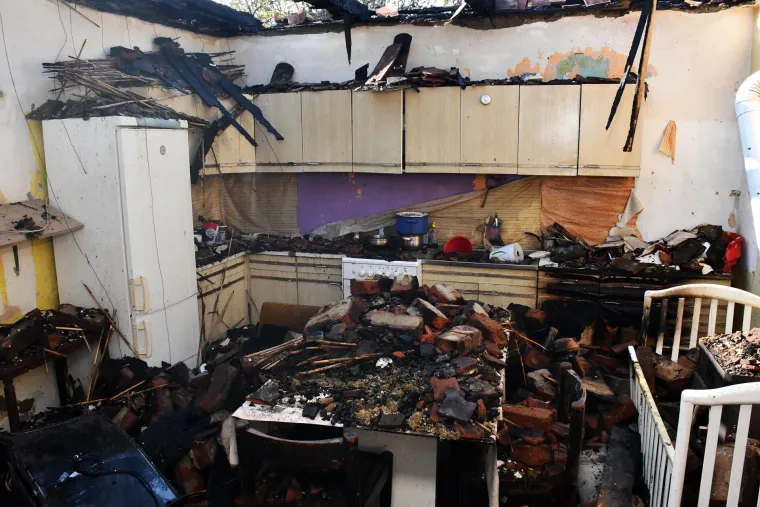 Osmeročlana obitelj u požaru je izgubila sve: Roditelji i &scaron;estero djece ostali su bez krova nad glavom