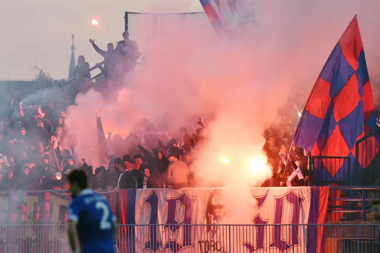 Pogledajte kakav je vatreni rođendanski 'show' napravila Torcida i kakvu su poruku poslali s tribina