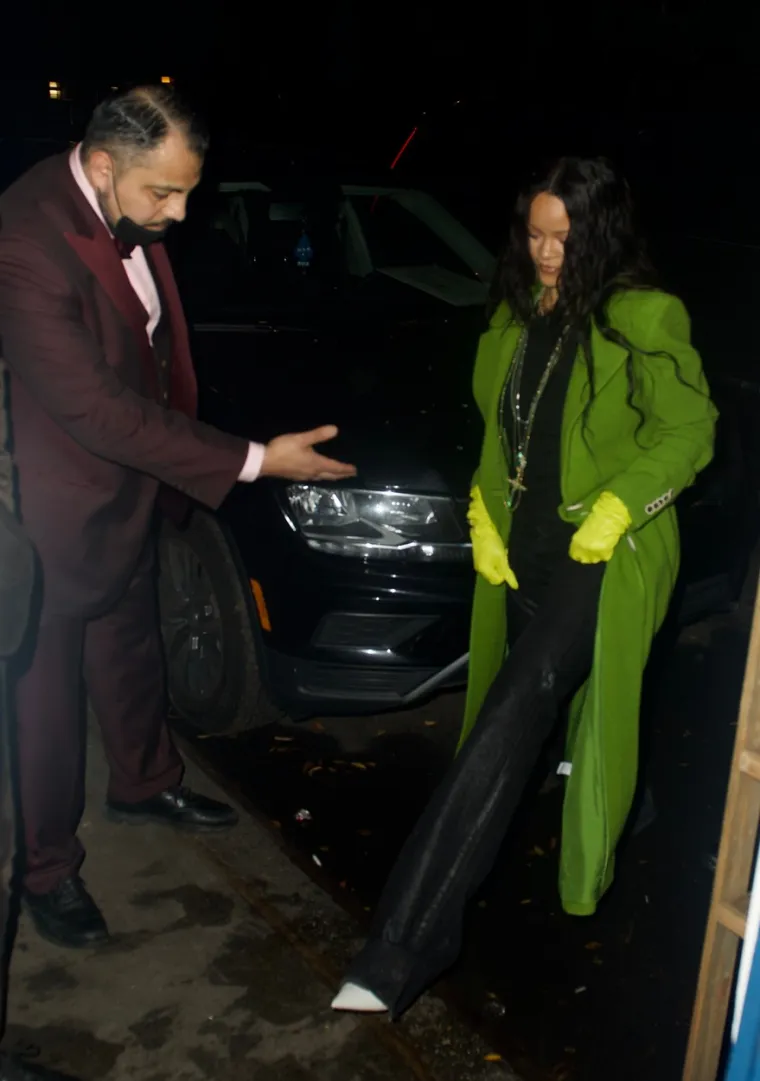 U posljednje vrijeme Rihanna odu&scaron;evljava javnost uspjesima u modnom svijetu. Nedavno je održala unikatnu reviju, na kojoj su njezine komade nosile neke od najvećih svjetskih zvijezdi.