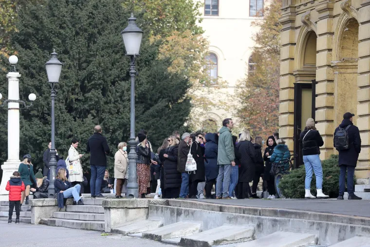 Krenula prodaja ulaznica za balet Orašar: Evo kakvo je jutros bilo stanje ispred zagrebačkog HNK