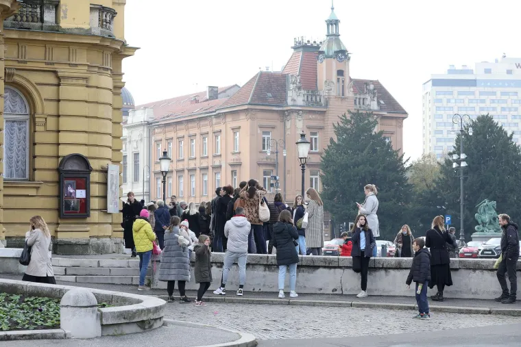 Krenula prodaja ulaznica za balet Orašar: Evo kakvo je jutros bilo stanje ispred zagrebačkog HNK
