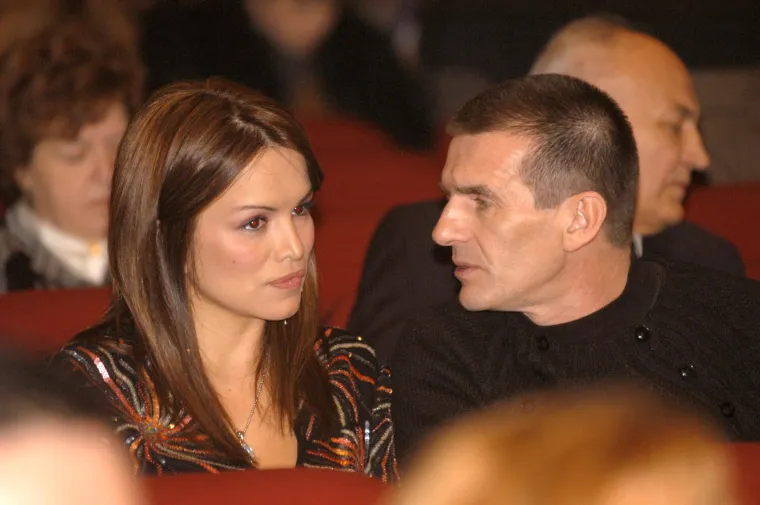 3. Srećko Vargek: Severina je 2004., u vrijeme kada je u javnost procurila njezina seks snimka, bila u vezi sa Srećkom Vargekom koji joj je bio velika podrška. Ipak, idila nije dugo potrajala i par je prekinuo.