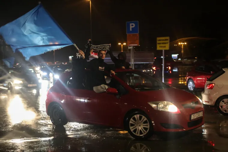 Ludnica na ulicama Zagreba, Boysi bakljadom i karuselom proslavili 35. rođendan