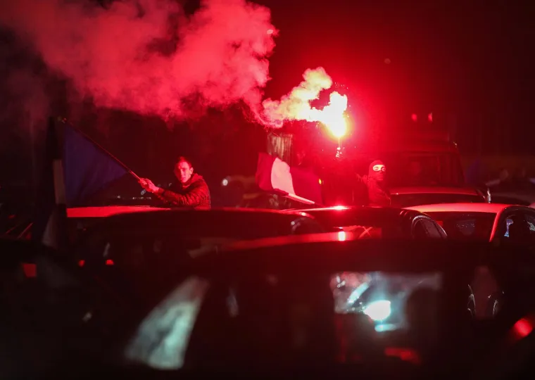 Ludnica na ulicama Zagreba, Boysi bakljadom i karuselom proslavili 35. rođendan