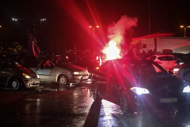 Ludnica na ulicama Zagreba, Boysi bakljadom i karuselom proslavili 35. rođendan